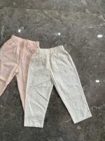 Set 2 quần dài vải kaki bé gái thêu hoạ tiết korean brandkorean brand 4-5 tuổi - Ảnh 3