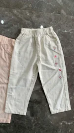 Set 2 quần dài vải kaki bé gái thêu hoạ tiết korean brandkorean brand 4-5 tuổi - Ảnh 4