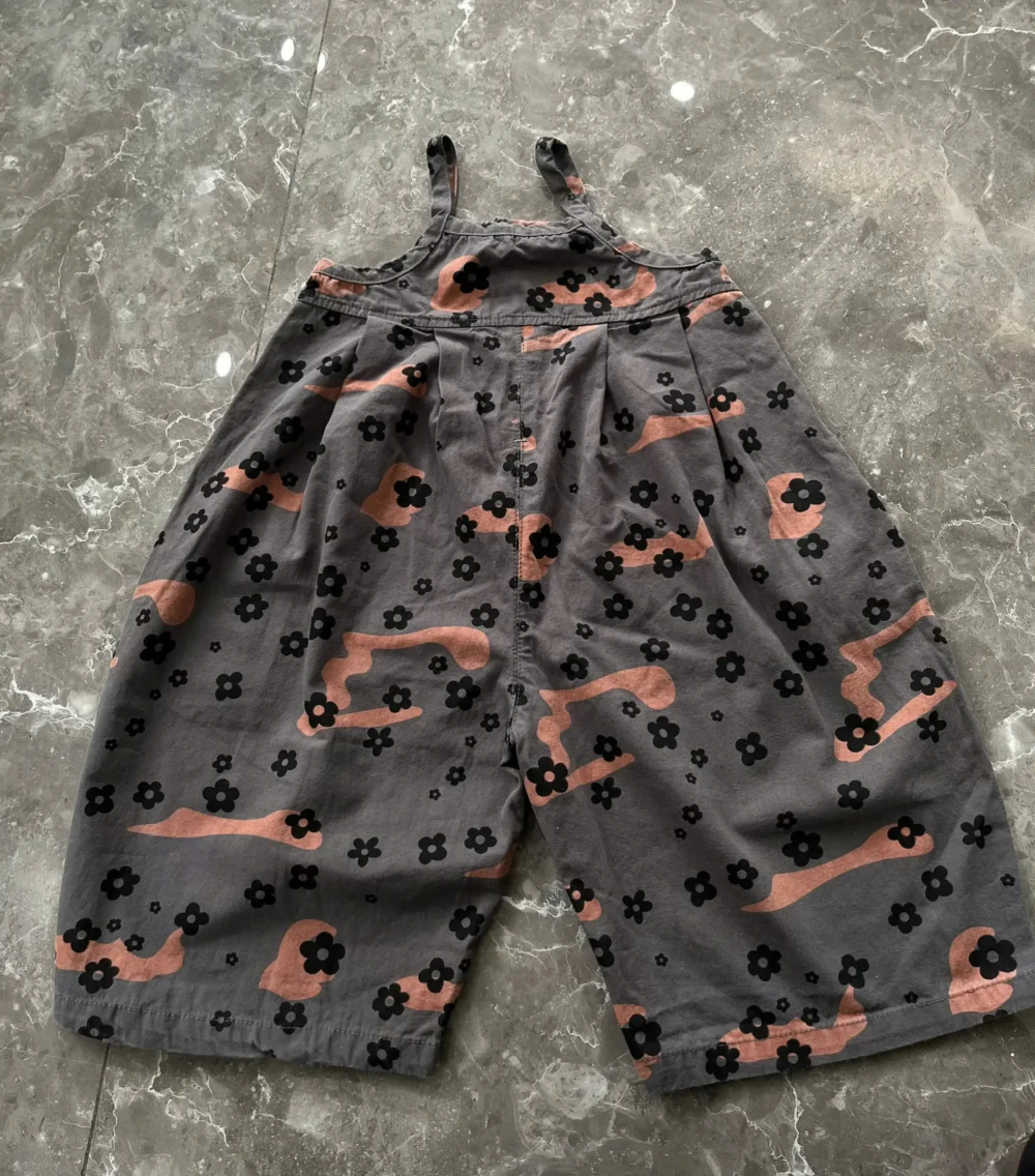 Jumpsuit Hai Dây Hoạ Tiết Hoa cho Bé Gái Mùa Hè màu xám đen Korean brand - Ảnh 6