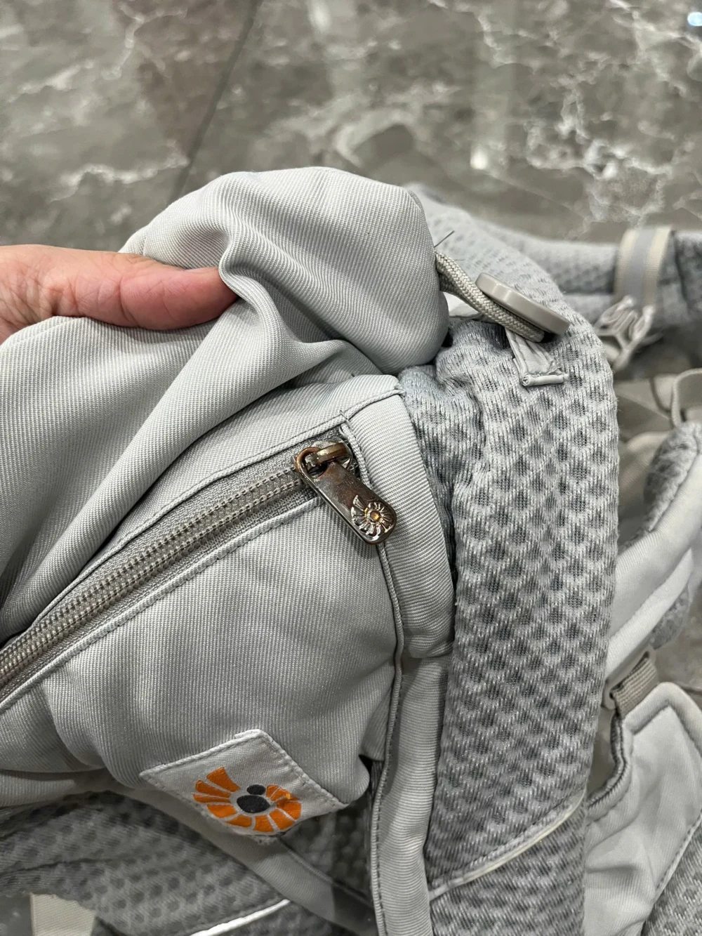 Địu Ergo baby Omni Breeze màu xám nhạt 0-4 tuổi (còn box) - Ảnh 10