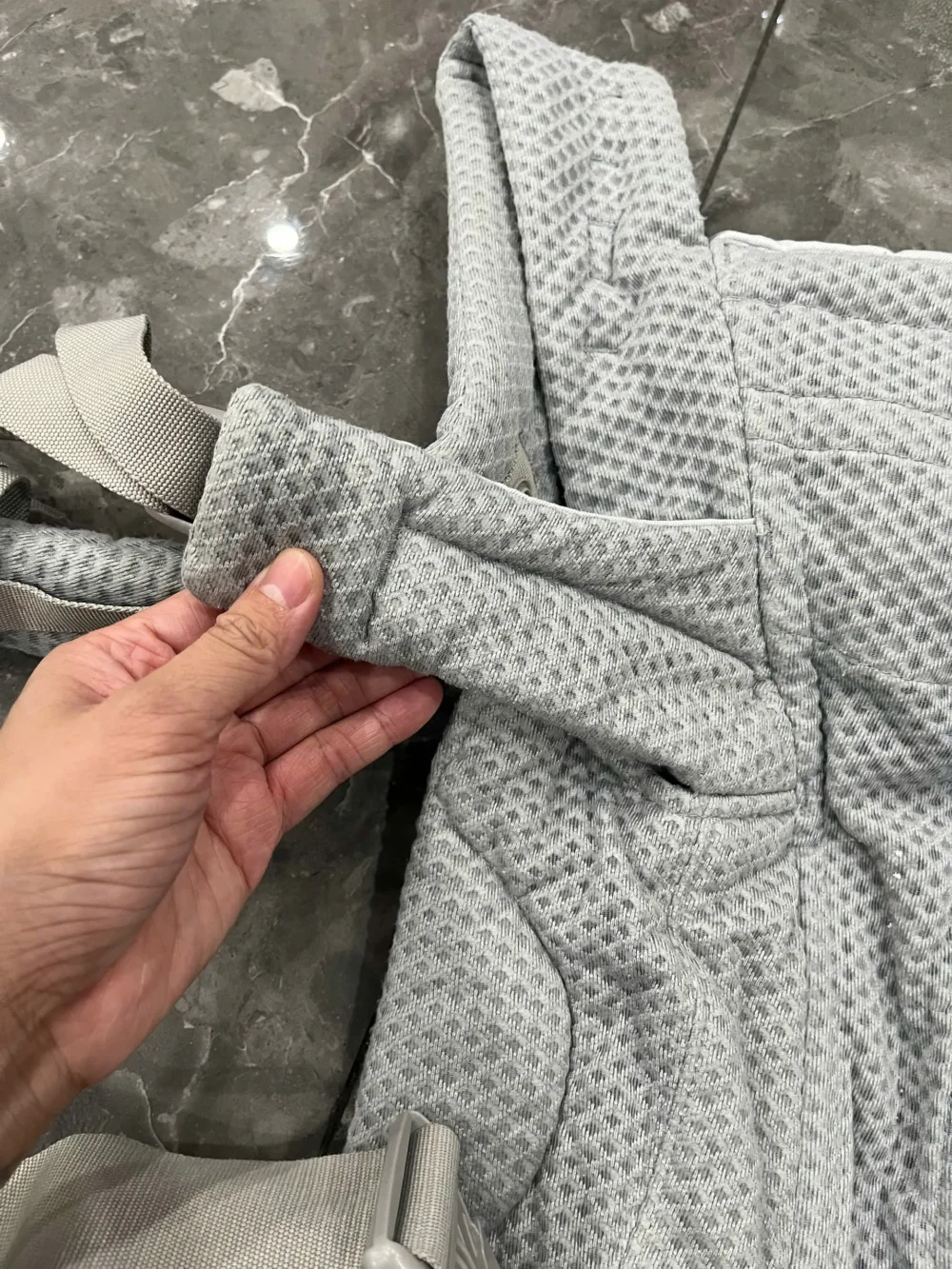 Địu Ergo baby Omni Breeze màu xám nhạt 0-4 tuổi (còn box) - Ảnh 4