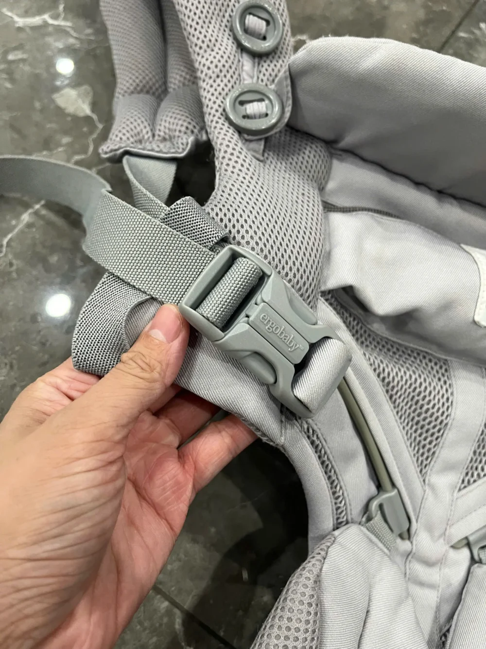 Địu Ergo baby Omni 360 cool air mesh màu xám nhạt 0-4 tuổi (no box cắt tag) - Ảnh 15