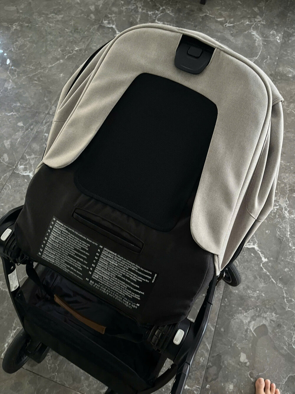 Xe đẩy Nuna triv màu xám nhạt khung đen - Ảnh 4