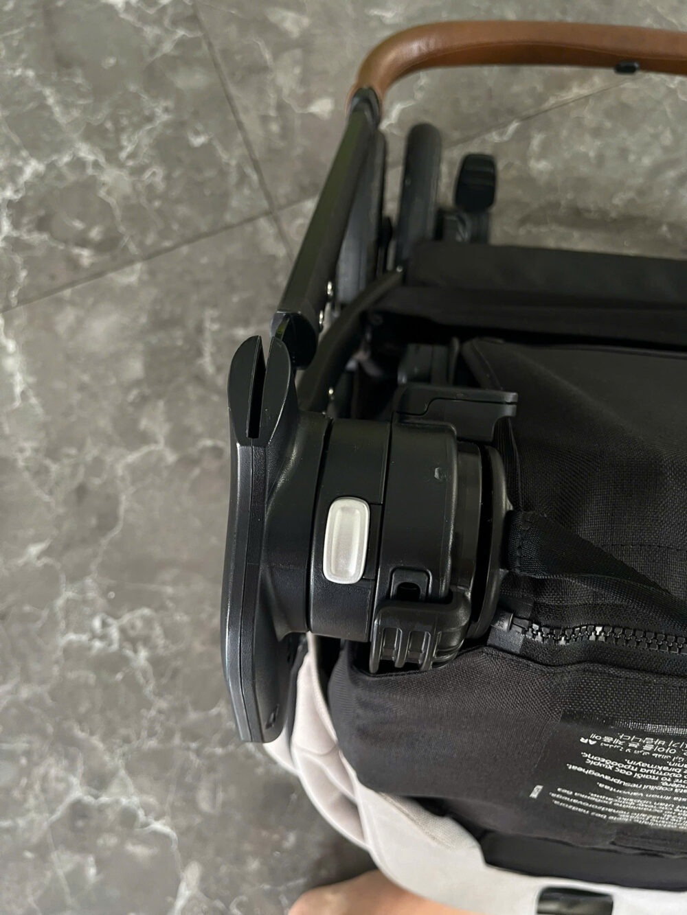 Xe đẩy Nuna triv màu xám nhạt khung đen - Ảnh 7