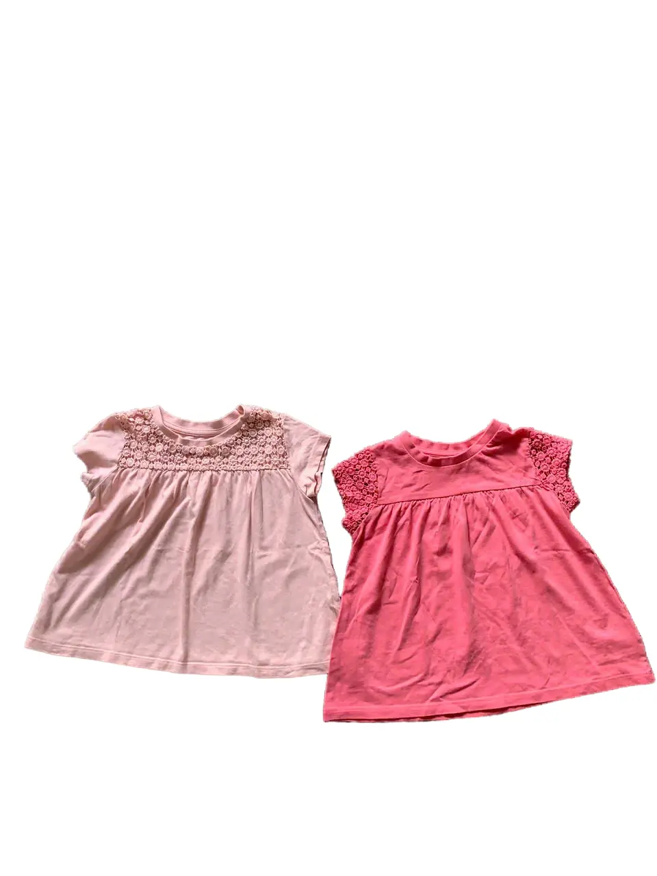 Set 2 áo thun phối ren hoa cho bé gái màu hồng Mothercare (3 đến 4 tuổi)