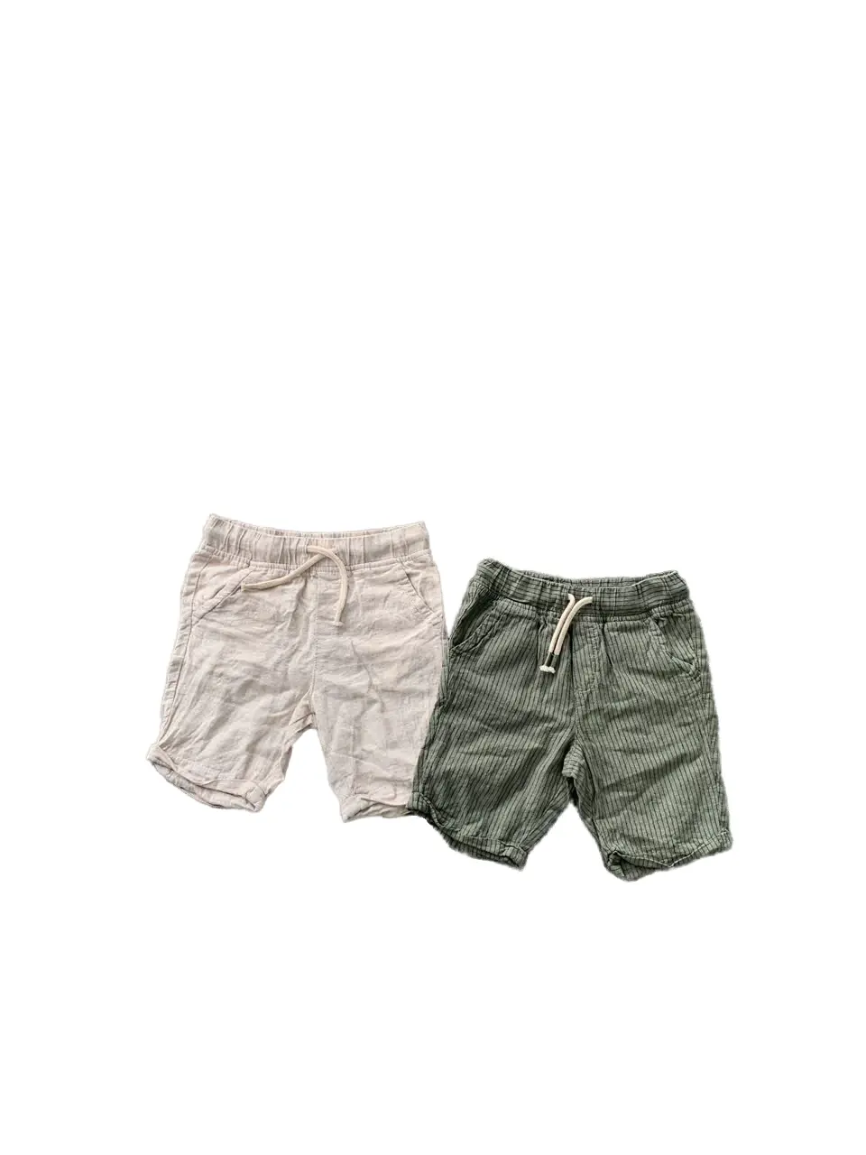 Set 2 quần shorts nilen cho bé trai màu kem & rêu (3 đến 4 tuổi)