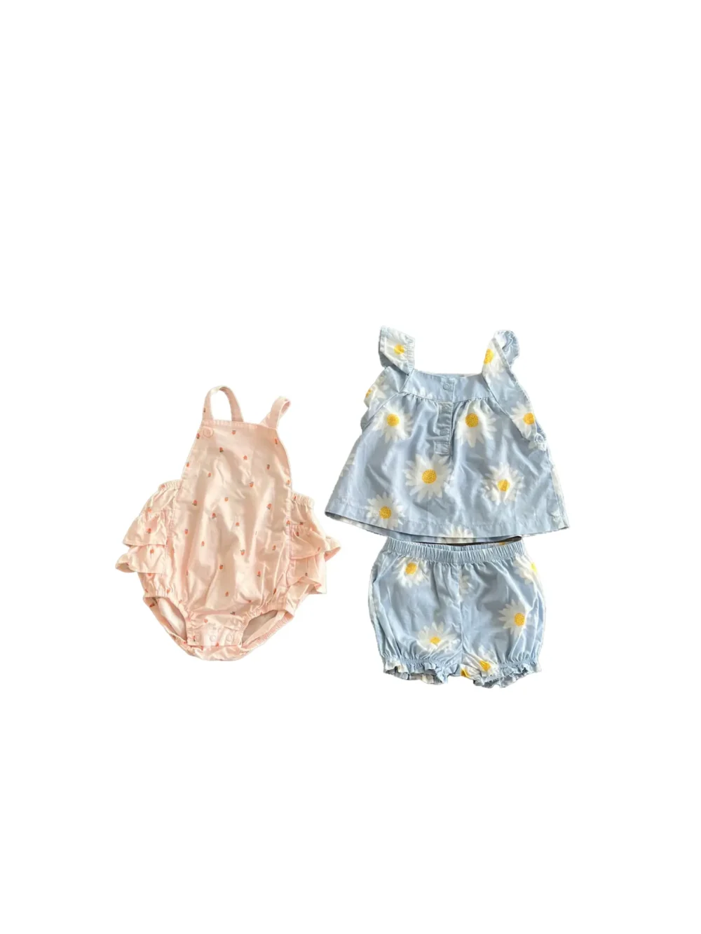Set 2 bộ đồ Carter’s cho bé gái (6 đến 9 tháng)