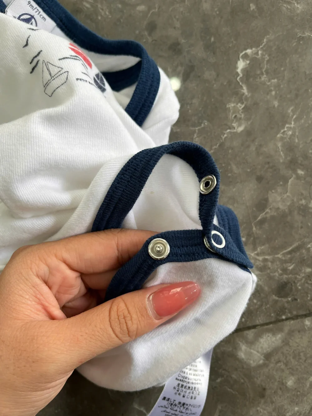Set 3 bodysuit cho bé mix brand Petit Bateau & Kiabi (6 đến 9 tháng) - Ảnh 3