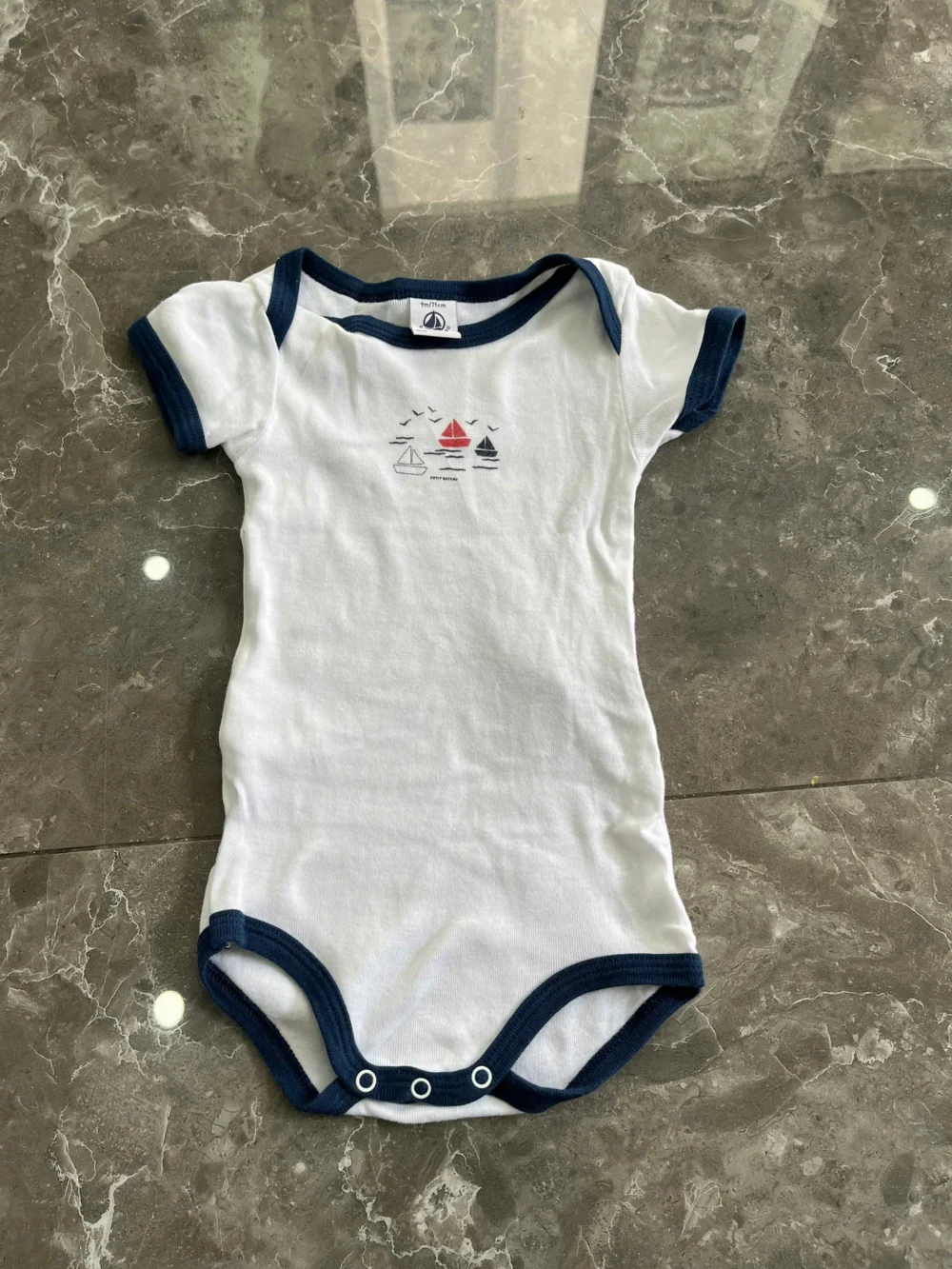 Set 3 bodysuit cho bé mix brand Petit Bateau & Kiabi (6 đến 9 tháng) - Ảnh 11