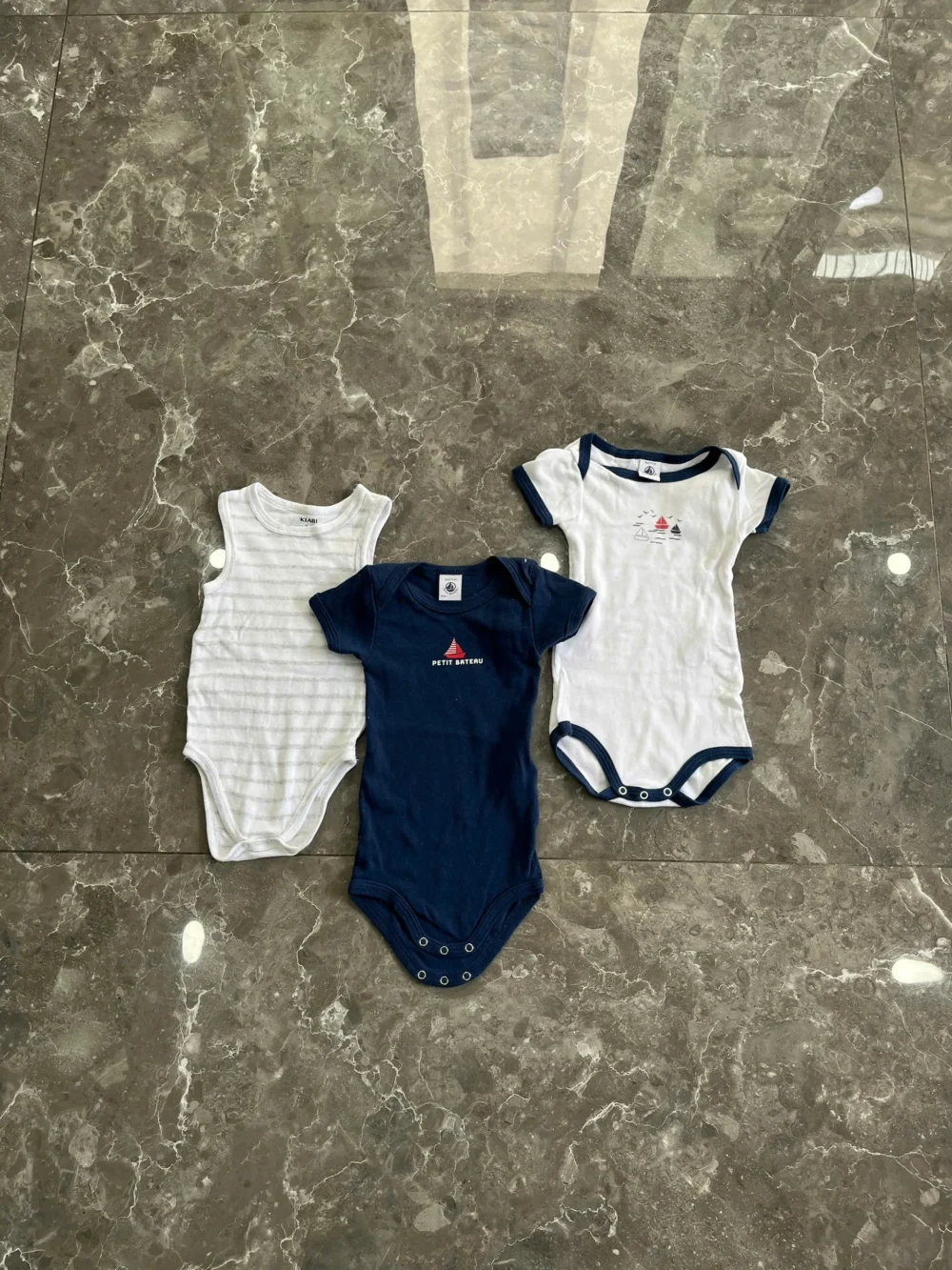 Set 3 bodysuit cho bé mix brand Petit Bateau & Kiabi (6 đến 9 tháng) - Ảnh 13