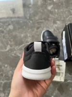 Giày Adidas Tensaur Hook and Loop bé trai (size 140cm) - Ảnh 3