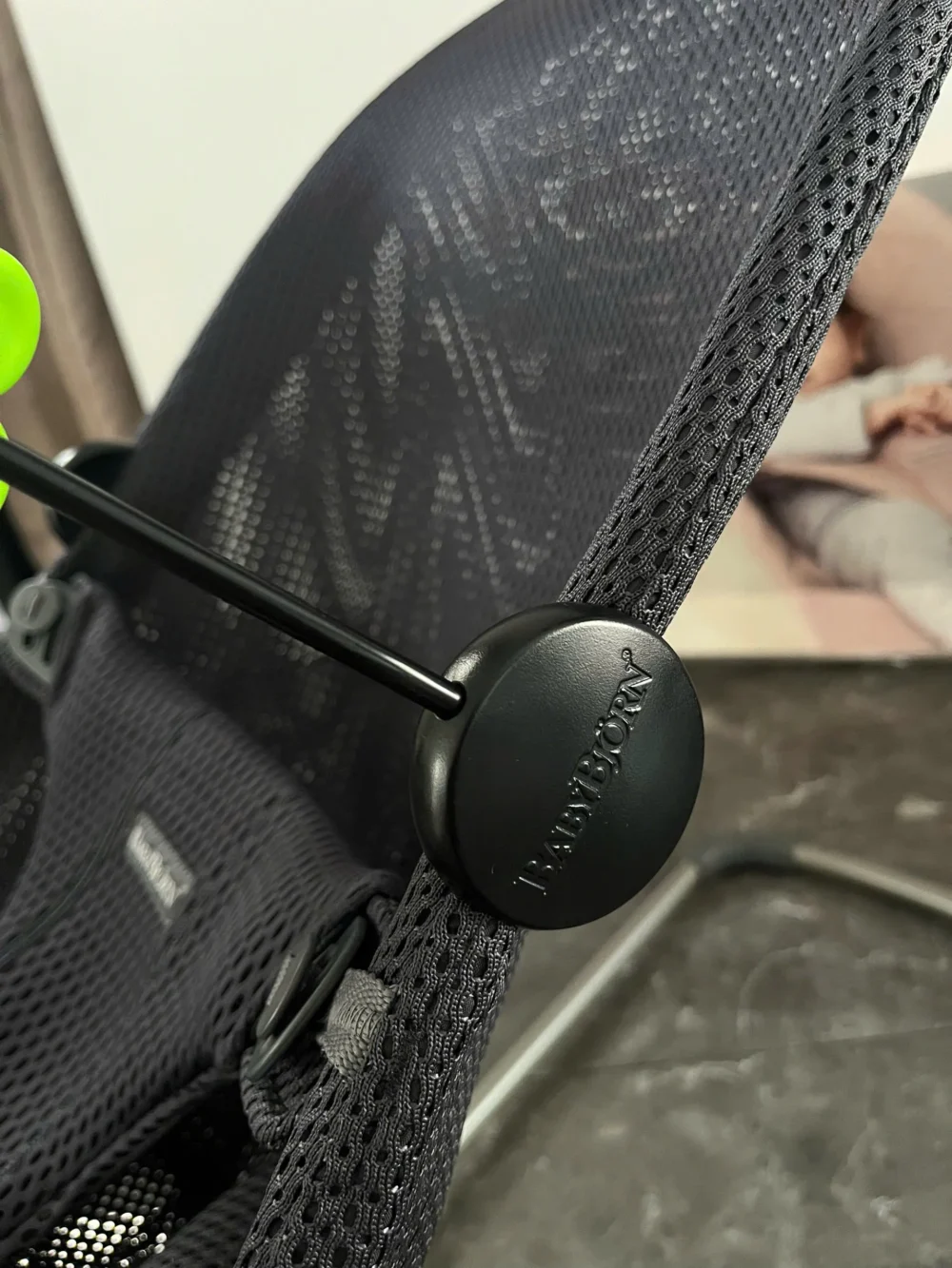 Ghế rung Baby Bjorn vải air mesh màu đen xám & thanh đồ chơi hãng (còn box) 0-18M tối đa 13kg - Ảnh 11