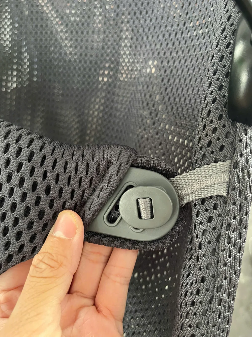 Ghế rung Baby Bjorn vải air mesh màu đen xám & thanh đồ chơi hãng (còn box) 0-18M tối đa 13kg - Ảnh 17