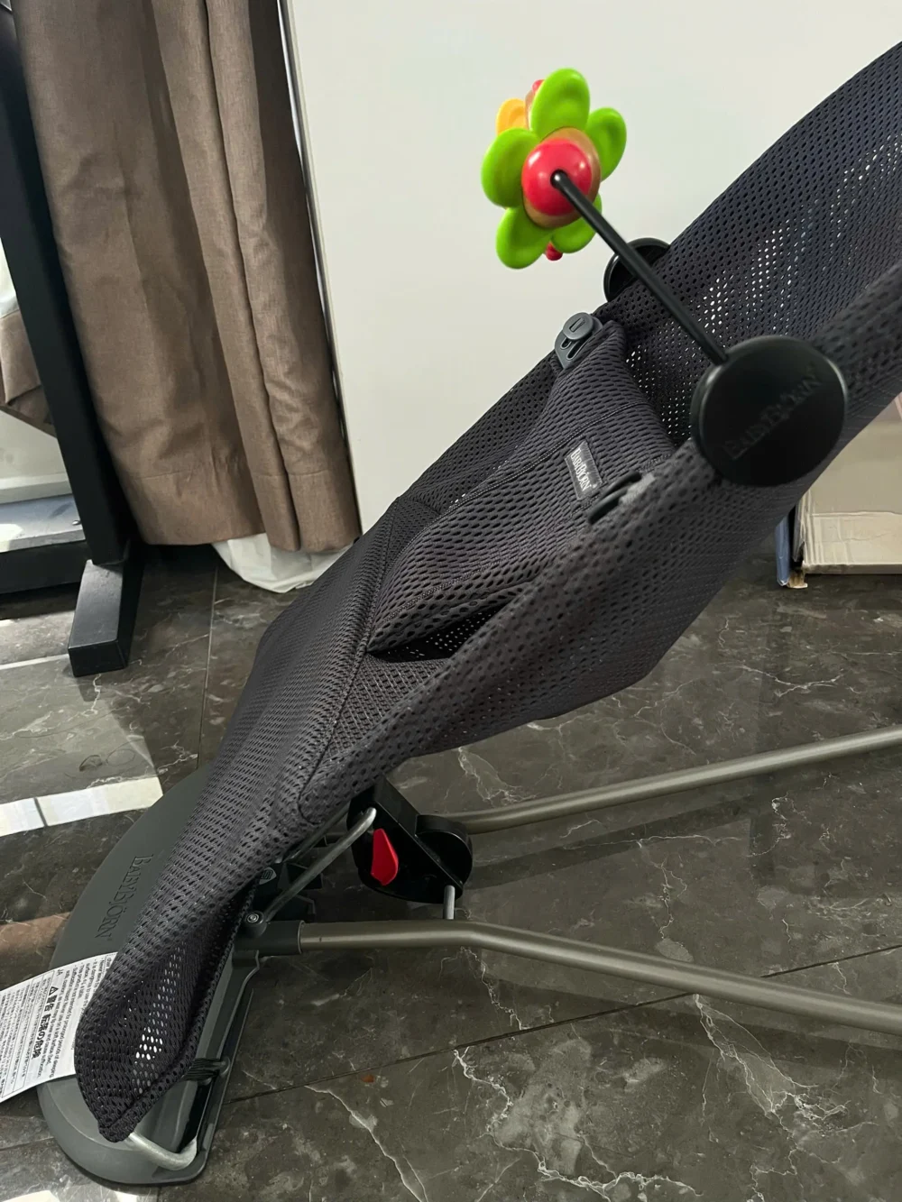 Ghế rung Baby Bjorn vải air mesh màu đen xám & thanh đồ chơi hãng (còn box) 0-18M tối đa 13kg - Ảnh 22