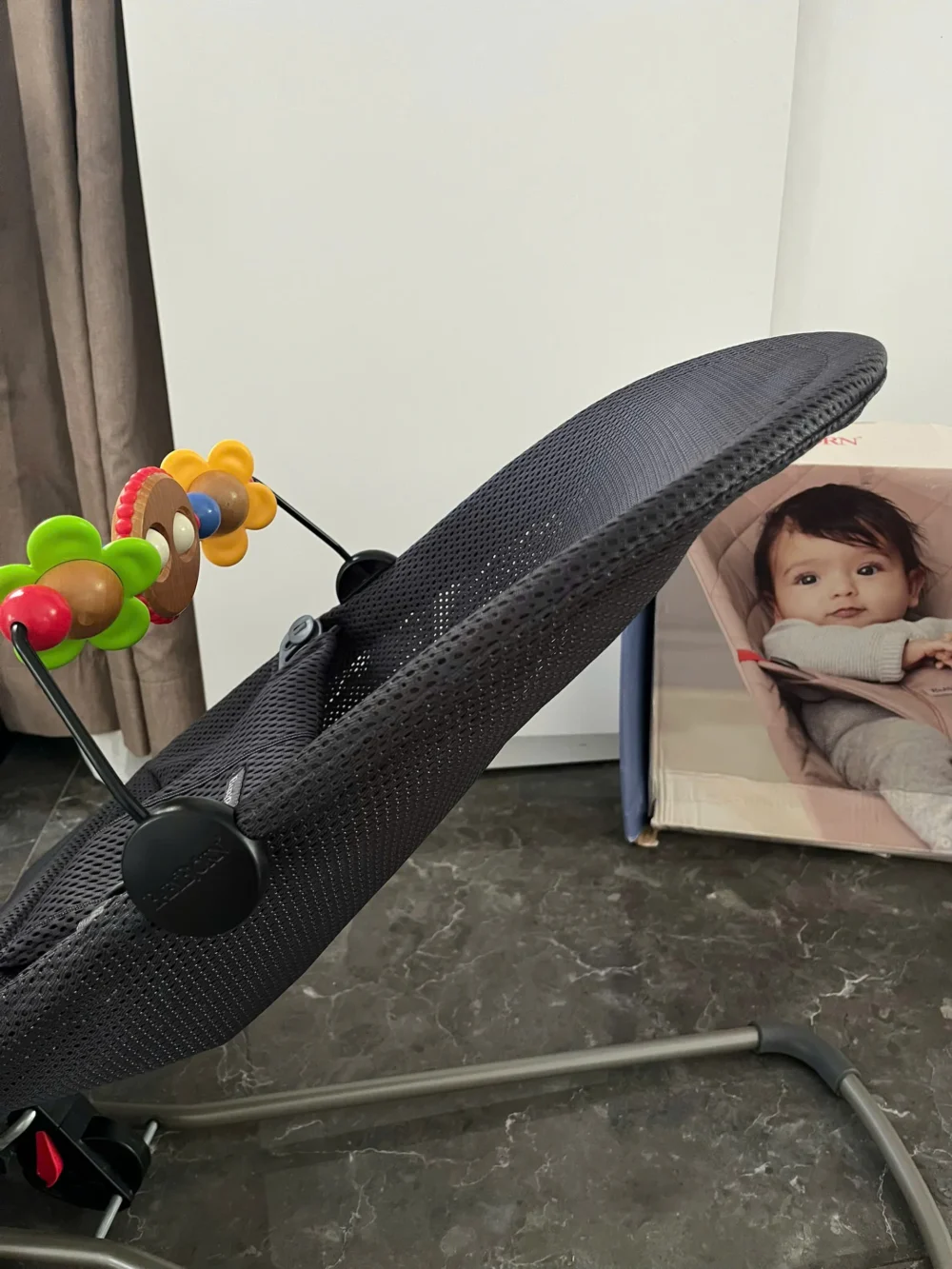 Ghế rung Baby Bjorn vải air mesh màu đen xám & thanh đồ chơi hãng (còn box) 0-18M tối đa 13kg - Ảnh 5