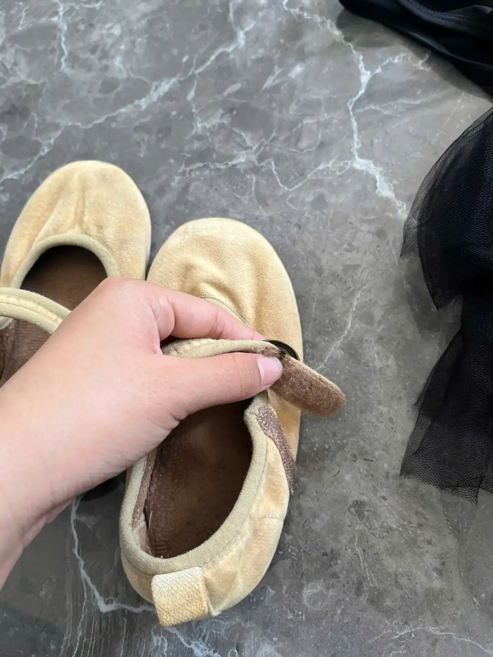 Set váy ba lê Dolly của Le Petit Tom (tặng kèm 2 giày nhung cho bé size 14cm & 16cm và vương miện hoá trang) - Ảnh 3