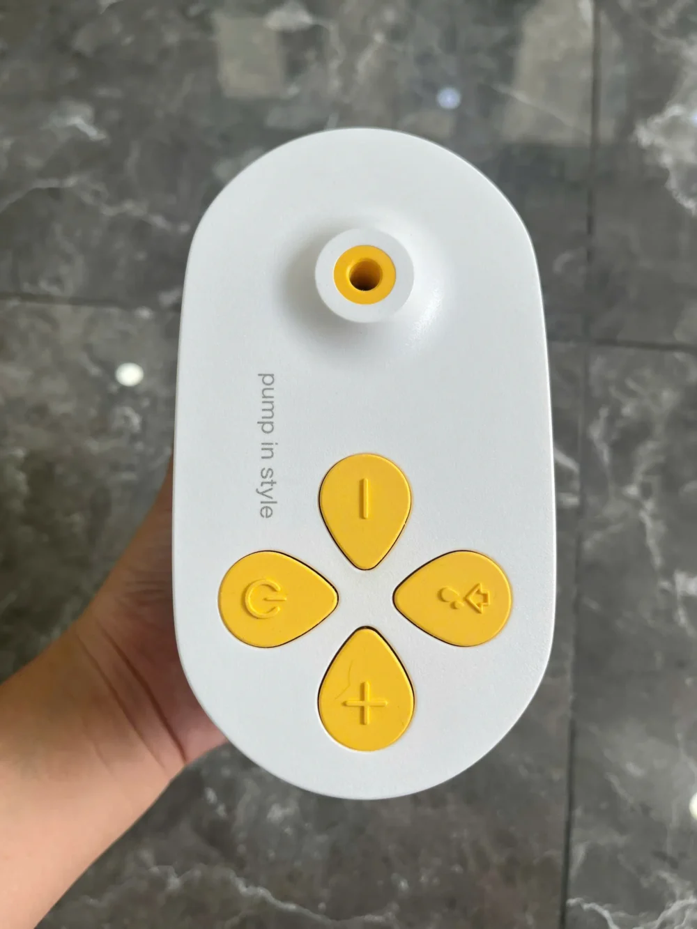 Máy hút sữa Medela Pump In Style Max Flow tặng kèm áo hút sữa (full box) - Ảnh 20