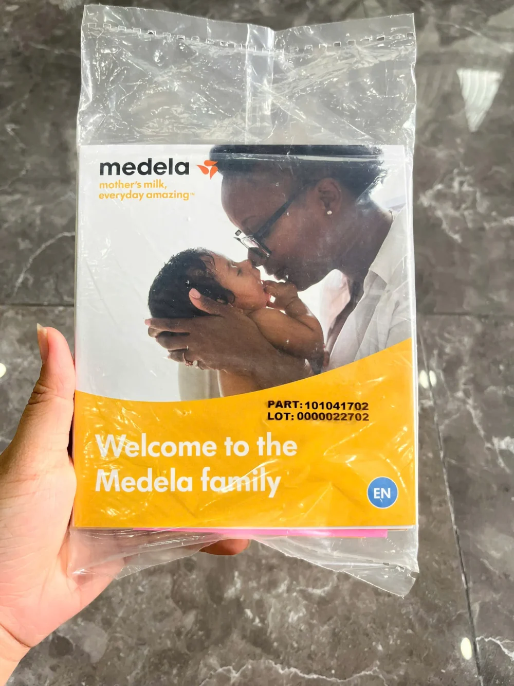 Máy hút sữa Medela Pump In Style Max Flow tặng kèm áo hút sữa (full box) - Ảnh 6