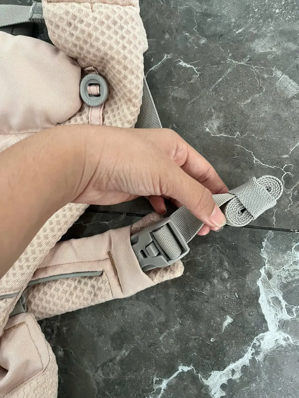 Địu Ergo baby Omni Breeze màu hồng nhạt (còn box) - Ảnh 8