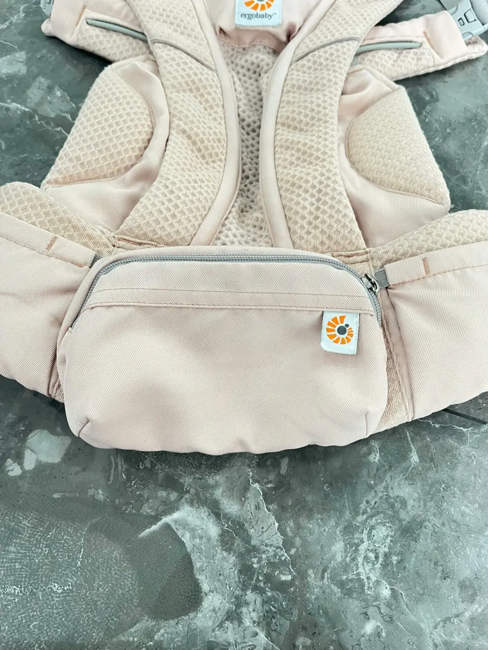 Địu Ergo baby Omni Breeze màu hồng nhạt (còn box) - Ảnh 13