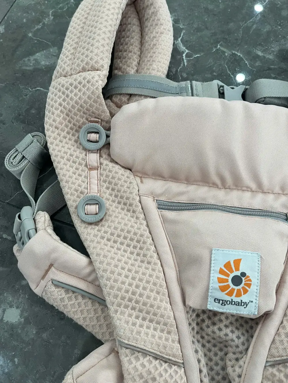 Địu Ergo baby Omni Breeze màu hồng nhạt (còn box) - Ảnh 7