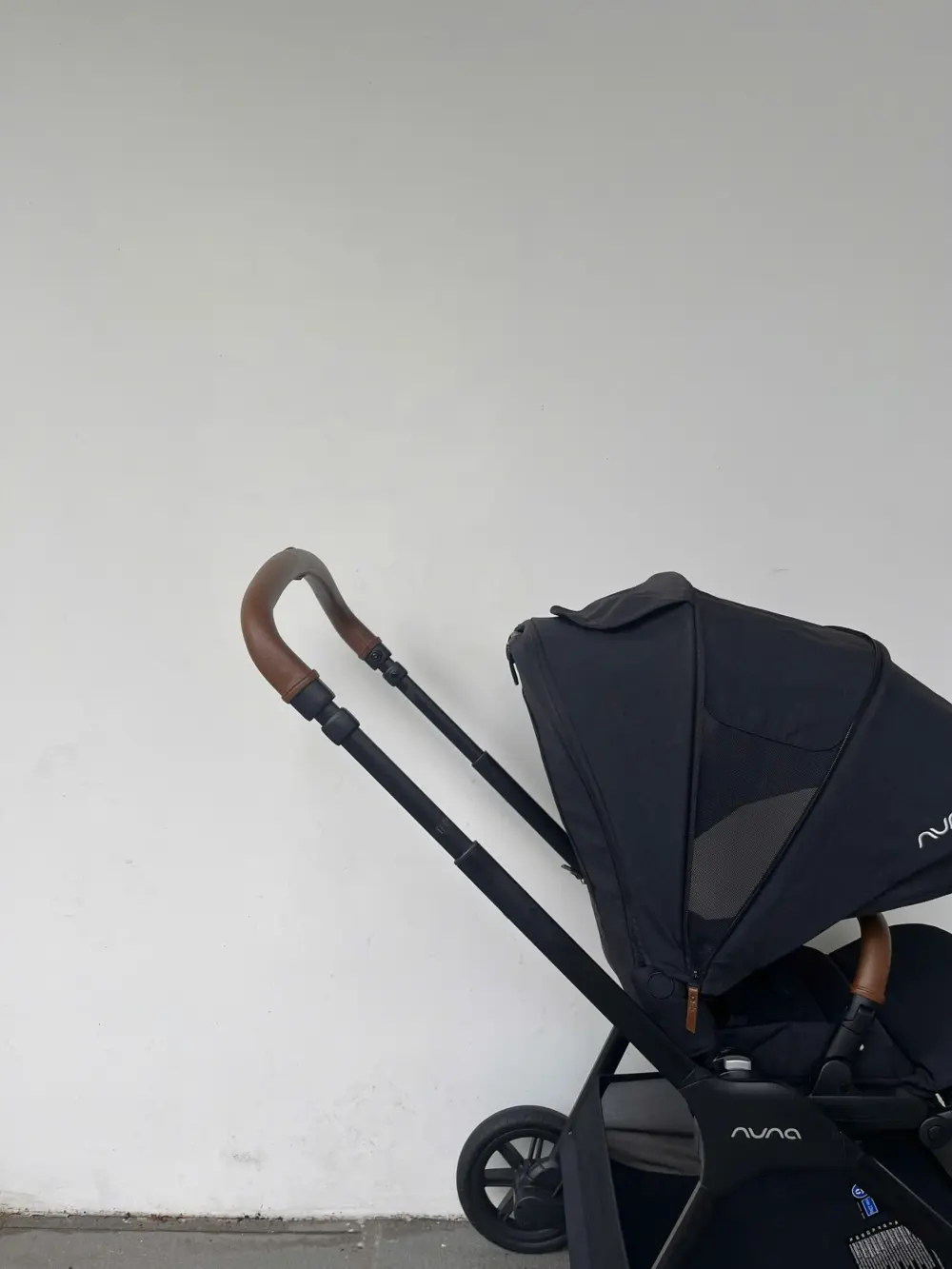 Xe đẩy Nuna triv Next màu đen khung đen (tặng kèm áo mưa hãng) - Ảnh 13