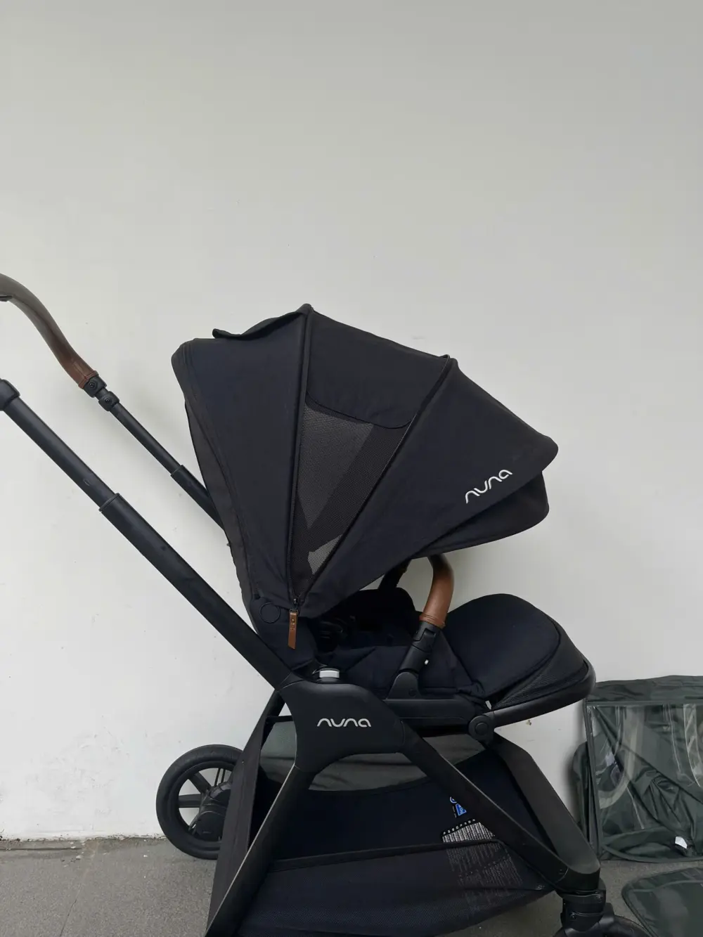 Xe đẩy Nuna triv Next màu đen khung đen (tặng kèm áo mưa hãng) - Ảnh 14