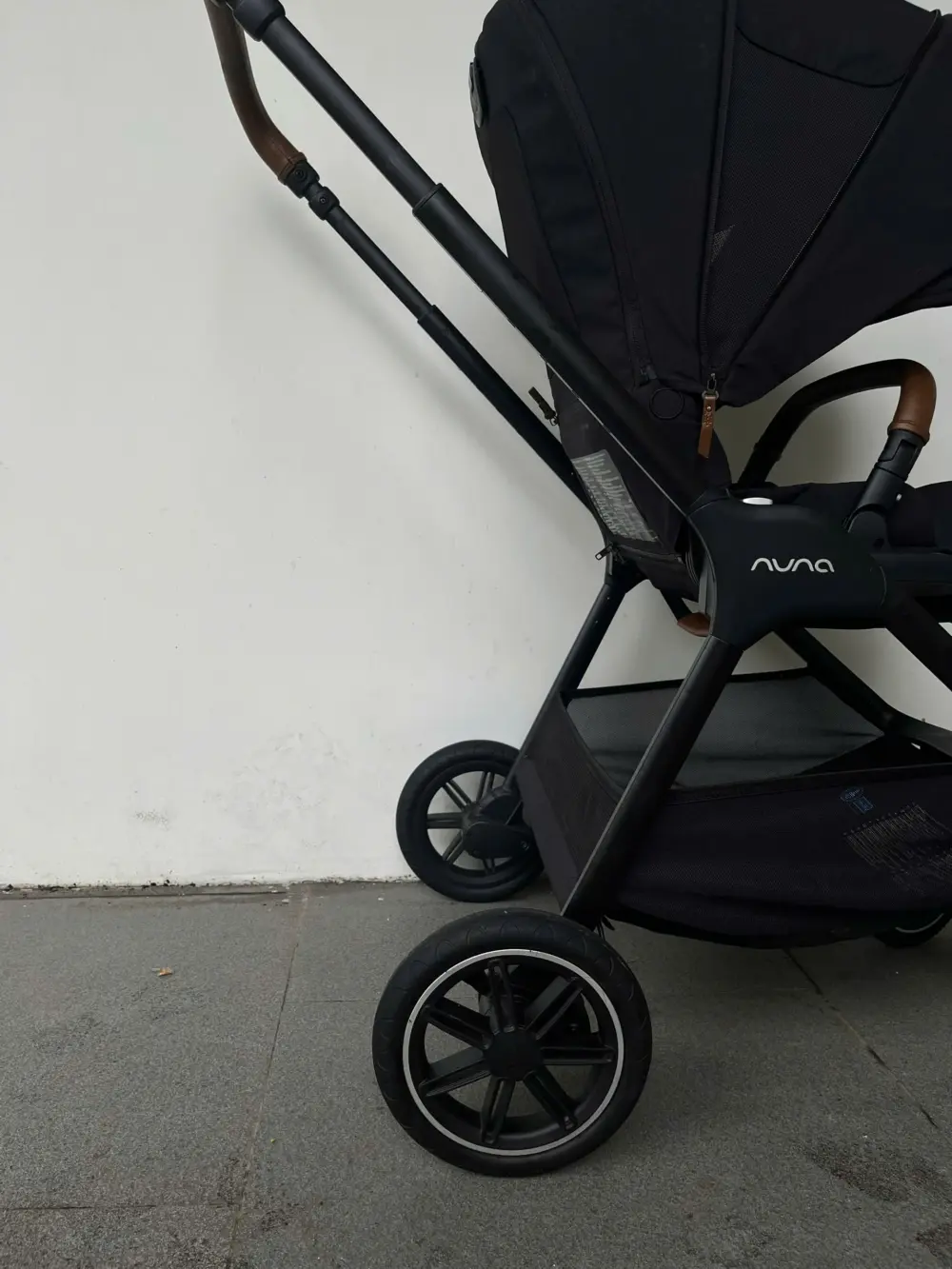 Xe đẩy Nuna triv Next màu đen khung đen (tặng kèm áo mưa hãng) - Ảnh 15