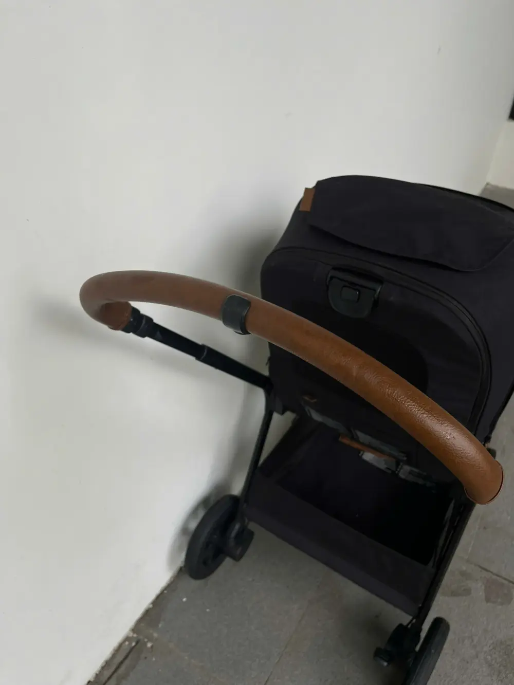 Xe đẩy Nuna triv Next màu đen khung đen (tặng kèm áo mưa hãng) - Ảnh 21