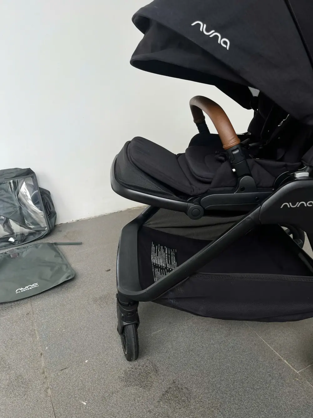 Xe đẩy Nuna triv Next màu đen khung đen (tặng kèm áo mưa hãng) - Ảnh 29