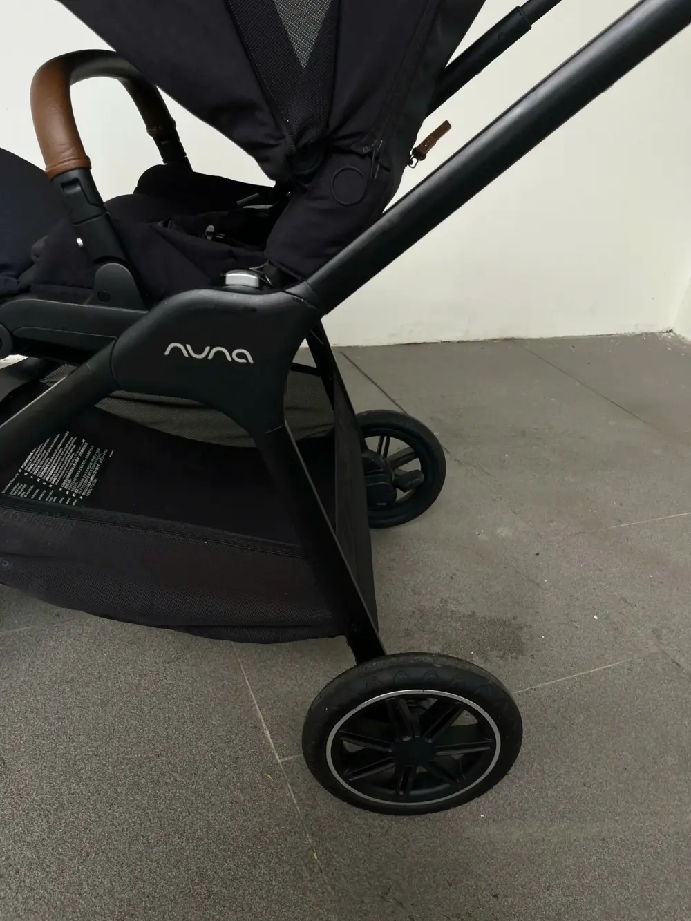 Xe đẩy Nuna triv Next màu đen khung đen (tặng kèm áo mưa hãng) - Ảnh 30