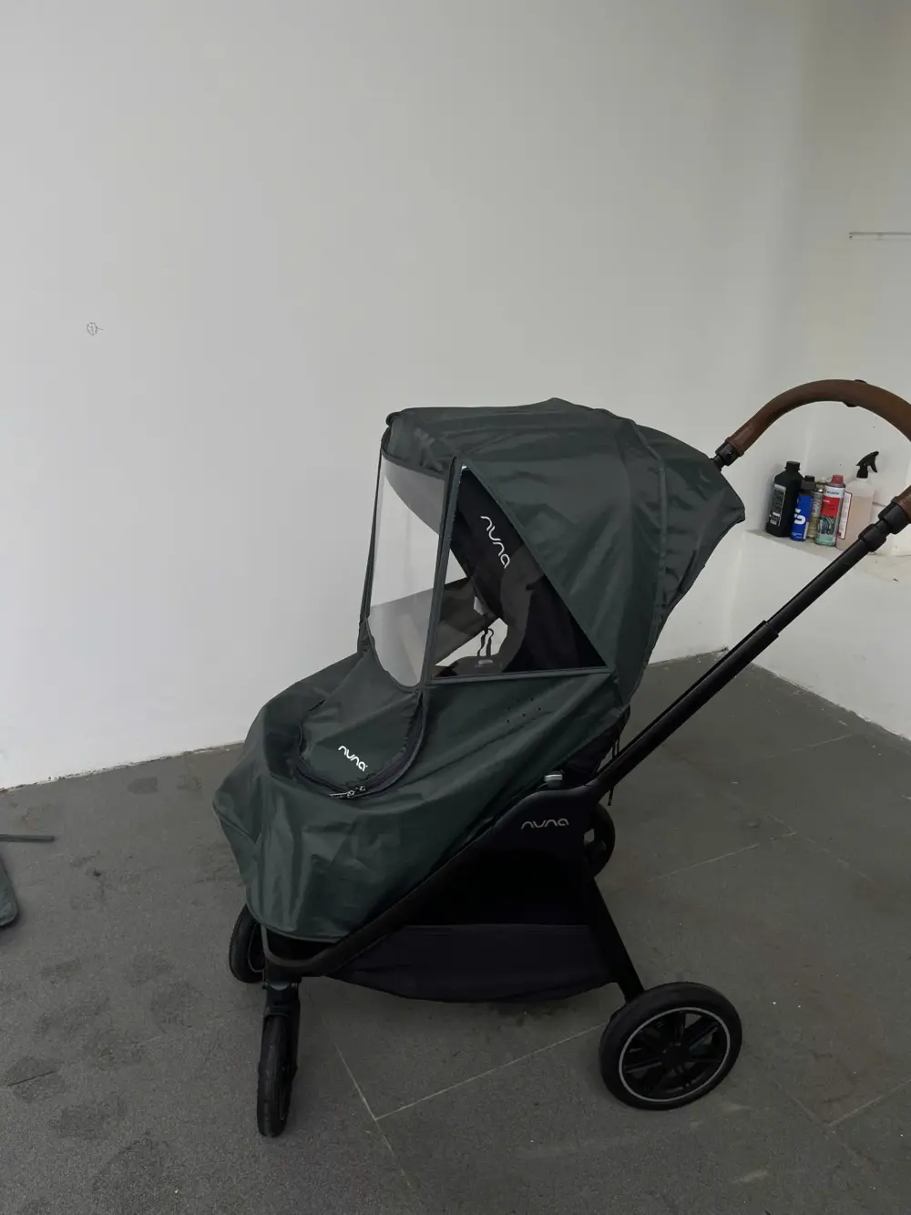 Xe đẩy Nuna triv Next màu đen khung đen (tặng kèm áo mưa hãng) - Ảnh 9