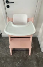 Ghế ăn dặm cho bé bản cover của Stokke (màu hồng) kèm chai sơn dặm khung, khung bệ ngồi cho bé nhỏ & khay ăn - Ảnh 5