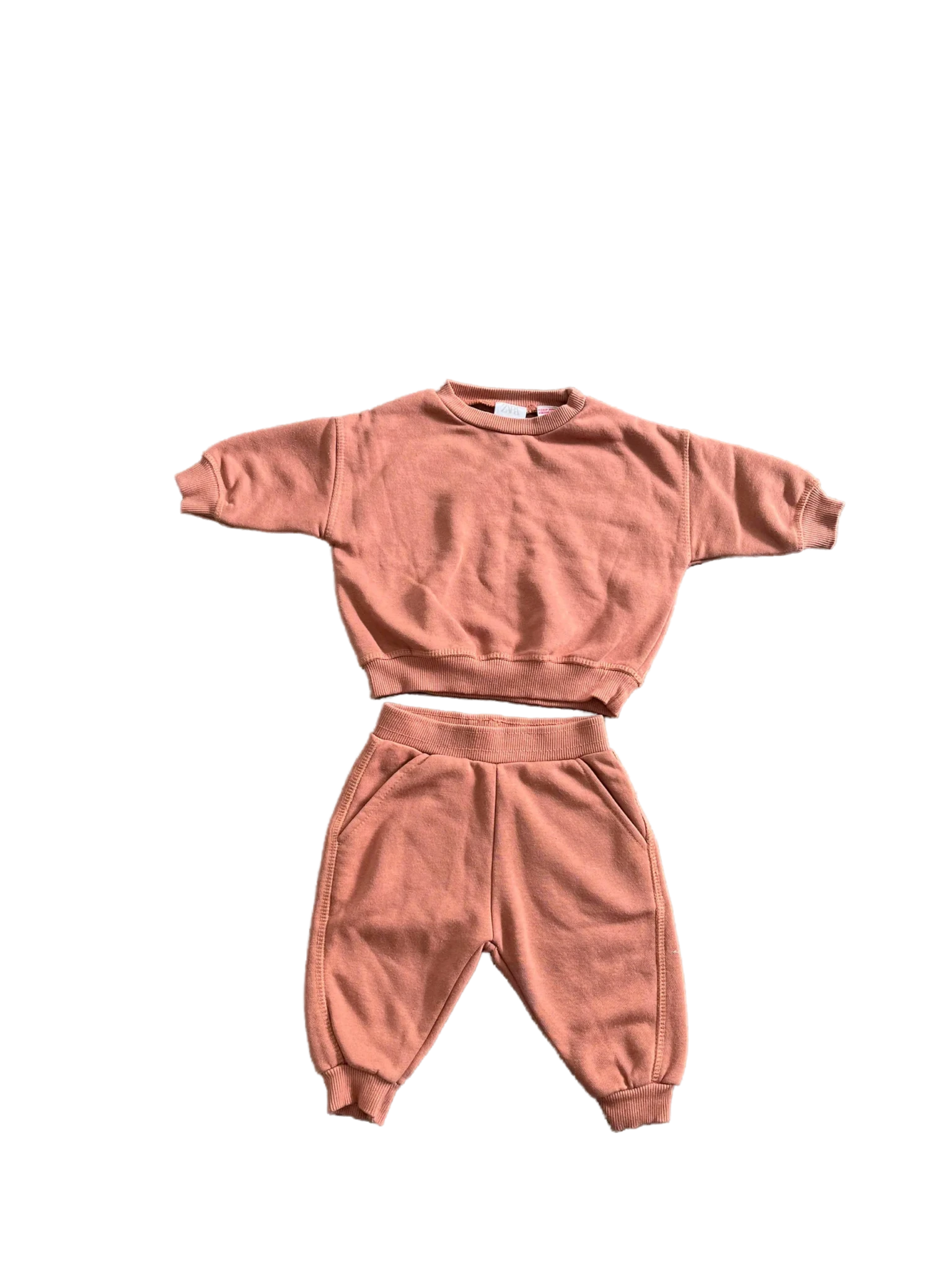 craiyon_091327_image Bộ quần áo nỉ dài tay Zara (3 đến 6 tháng) Zara - Ảnh 1