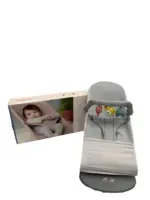 Ghế rung Baby Bjorn vải 3D màu xám nhạt kèm thanh đồ chơi (còn box)