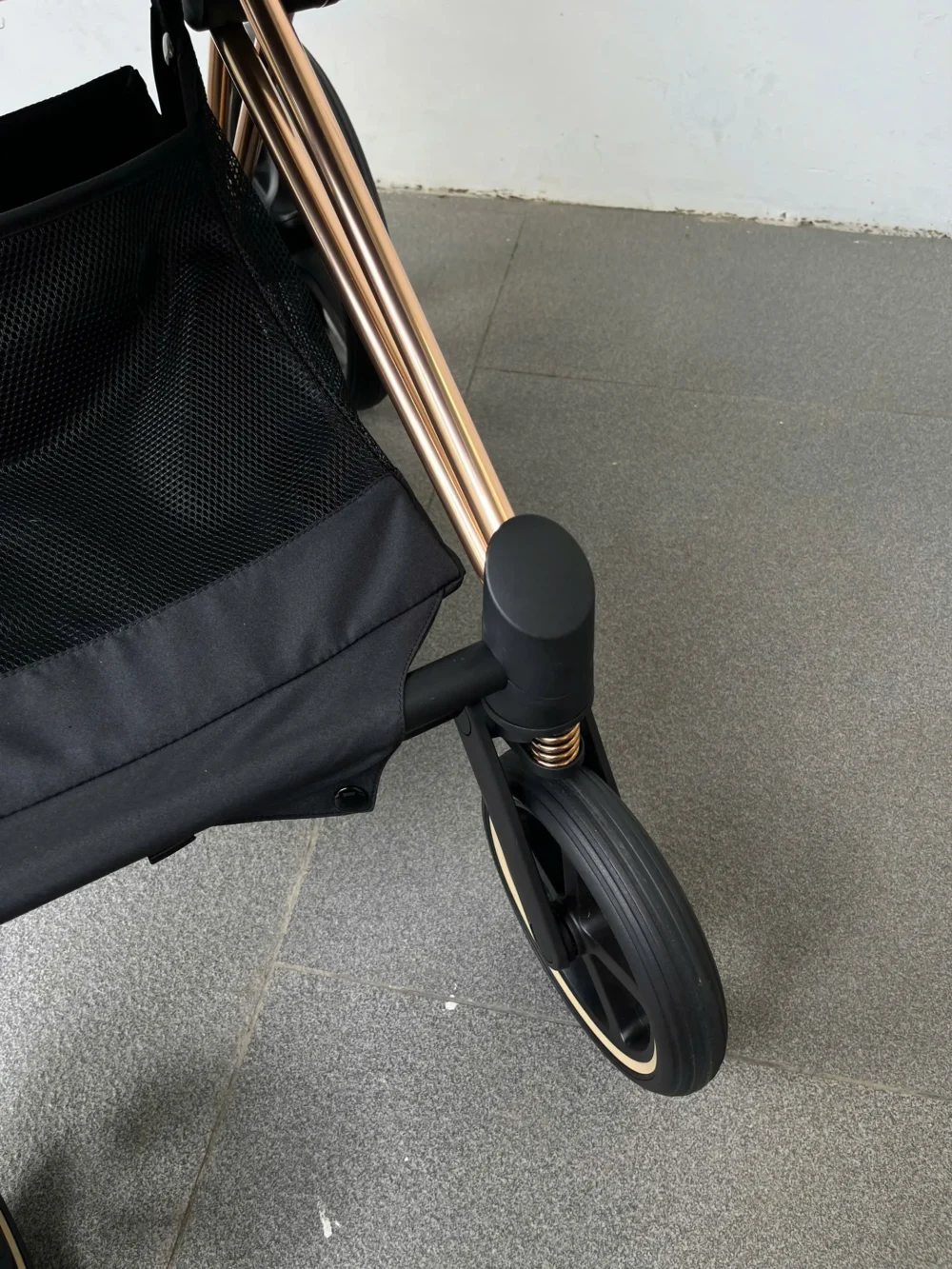 Xe đẩy Cybex priam màu đen khung rose gold (còn box seat pack) - Ảnh 3