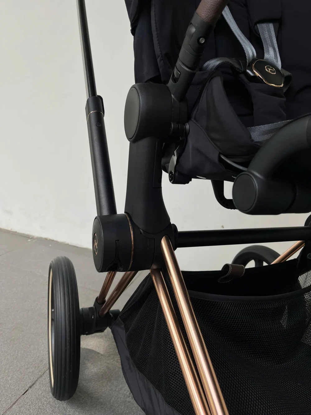 Xe đẩy Cybex priam màu đen khung rose gold (còn box seat pack) - Ảnh 5