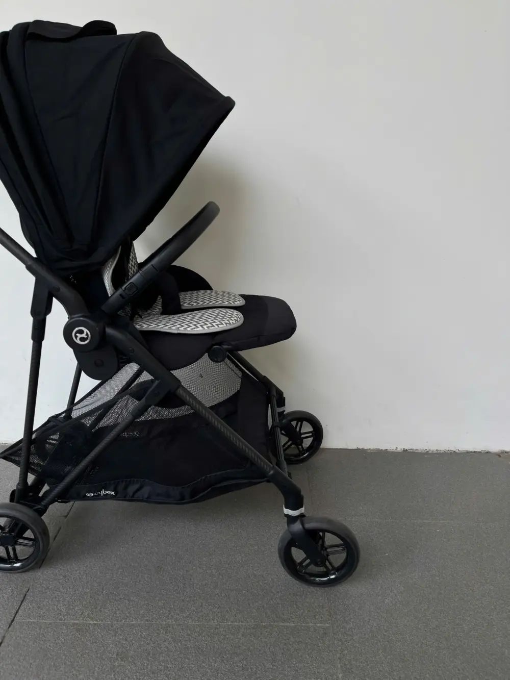 Xe đẩy Cybex Melio carbon màu full đen (tặng kèm đệm lót nằm xe đẩy Kate mesh thoáng mát) - Ảnh 21