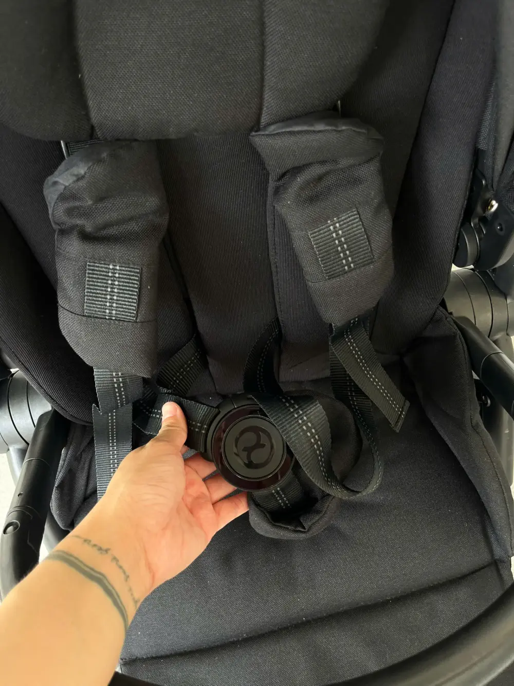 Xe đẩy Cybex Melio carbon màu full đen (tặng kèm đệm lót nằm xe đẩy Kate mesh thoáng mát) - Ảnh 35