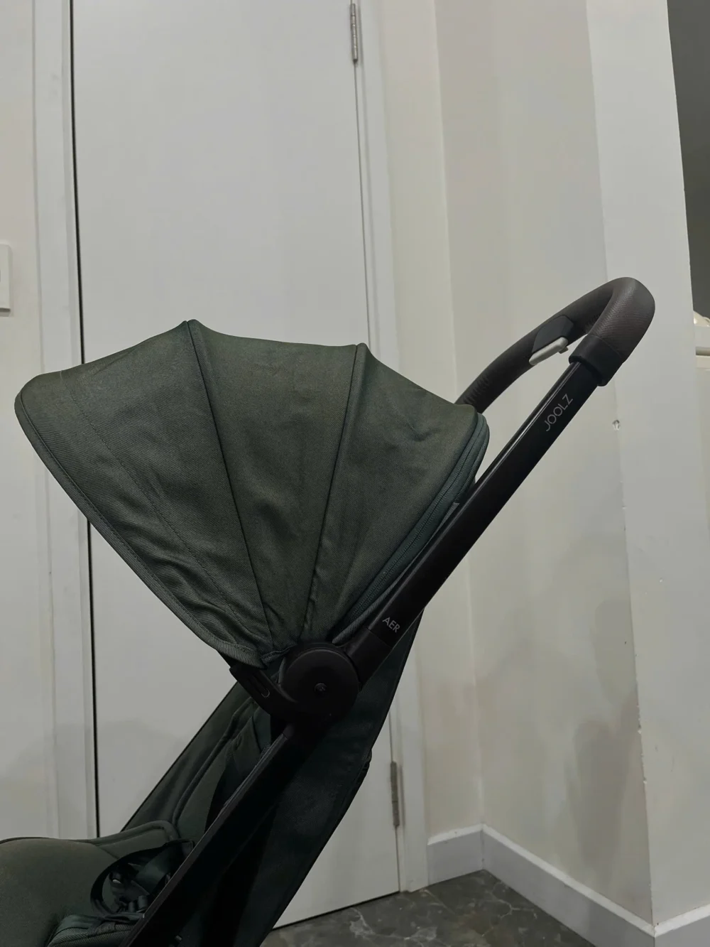 Xe đẩy Joolz Aer màu Olive khung đen (tặng kèm cup holder Joolz & dustbag bảo vệ xe) - Ảnh 31