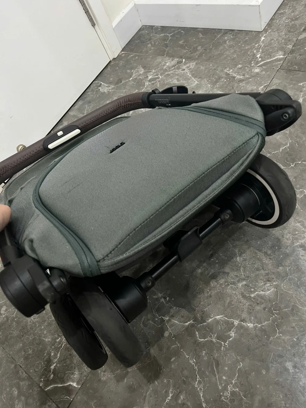 Xe đẩy Joolz Aer màu Olive khung đen (tặng kèm cup holder Joolz & dustbag bảo vệ xe) - Ảnh 46