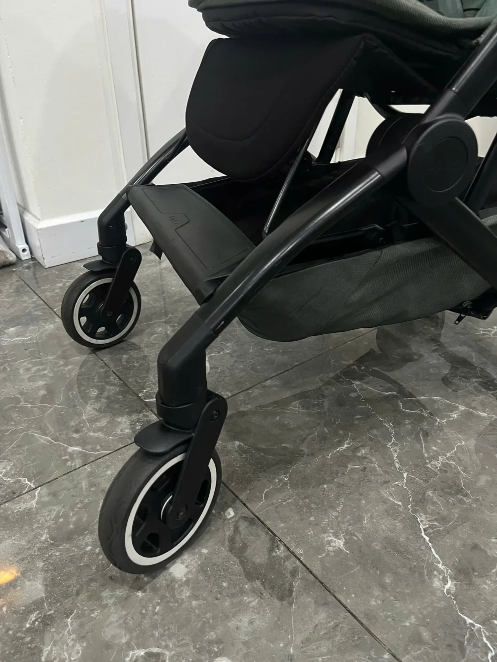 Xe đẩy Joolz Aer màu Olive khung đen (tặng kèm cup holder Joolz & dustbag bảo vệ xe) - Ảnh 10