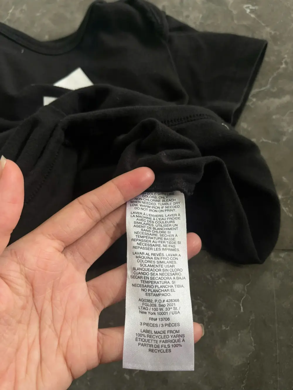 Set 1 bodysuit Adidas (màu đen) & kèm quần Carter’s (9 đến 12 tháng) tặng kèm bodysuit Adidas màu trắng Adidas - Ảnh 12