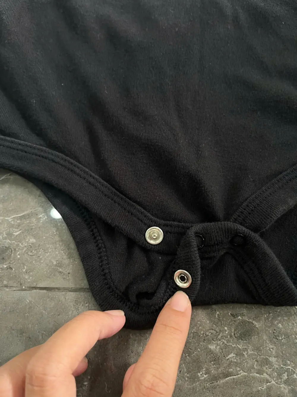 Set 1 bodysuit Adidas (màu đen) & kèm quần Carter’s (9 đến 12 tháng) tặng kèm bodysuit Adidas màu trắng Adidas - Ảnh 9