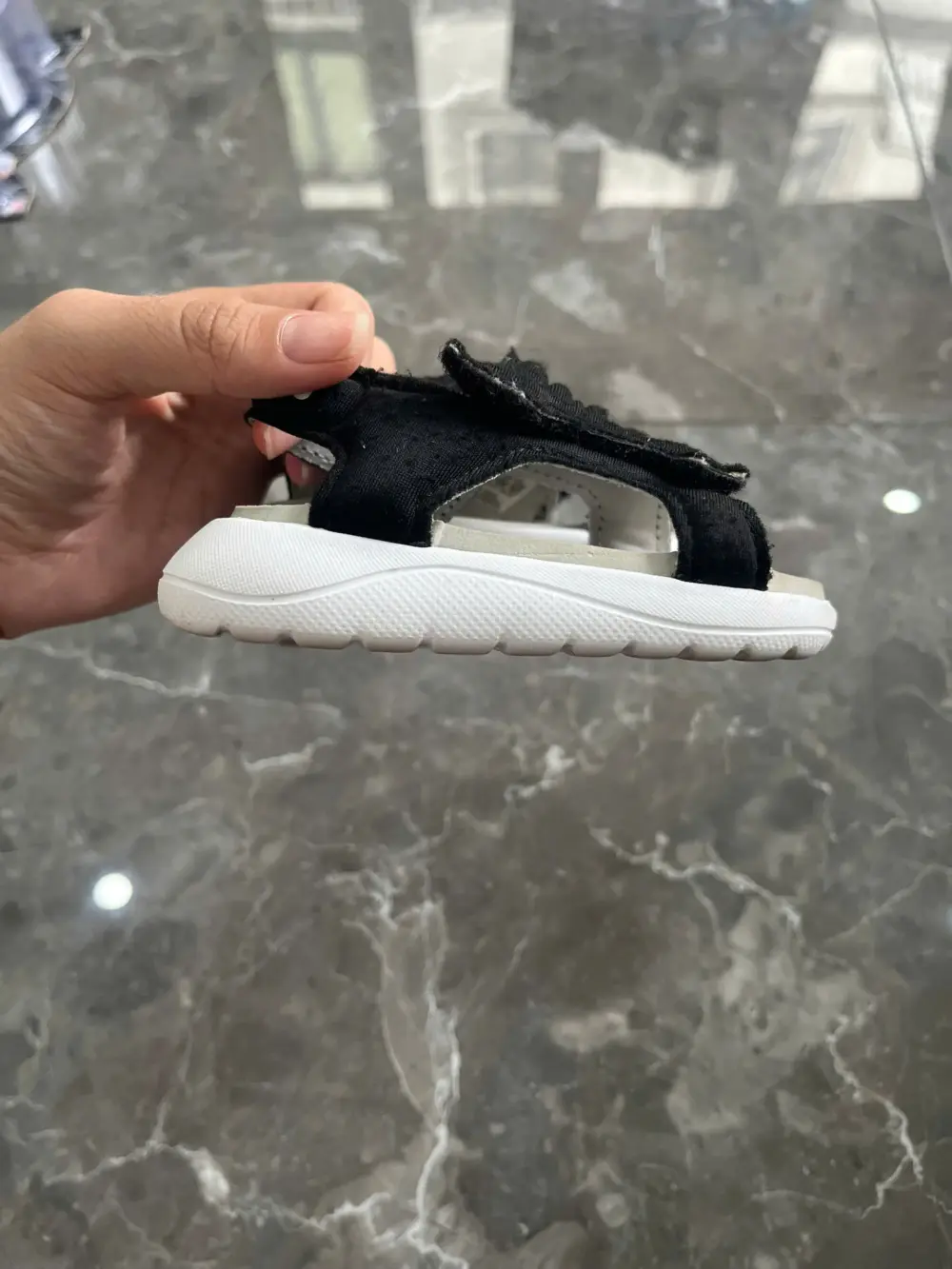 Giày sandal Adidas Comfort màu đen trắng (size 10.5cm)Adidas - Ảnh 2