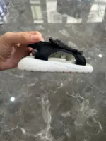 Giày sandal Adidas Comfort màu đen trắng (size 10.5cm)Adidas - Ảnh 2