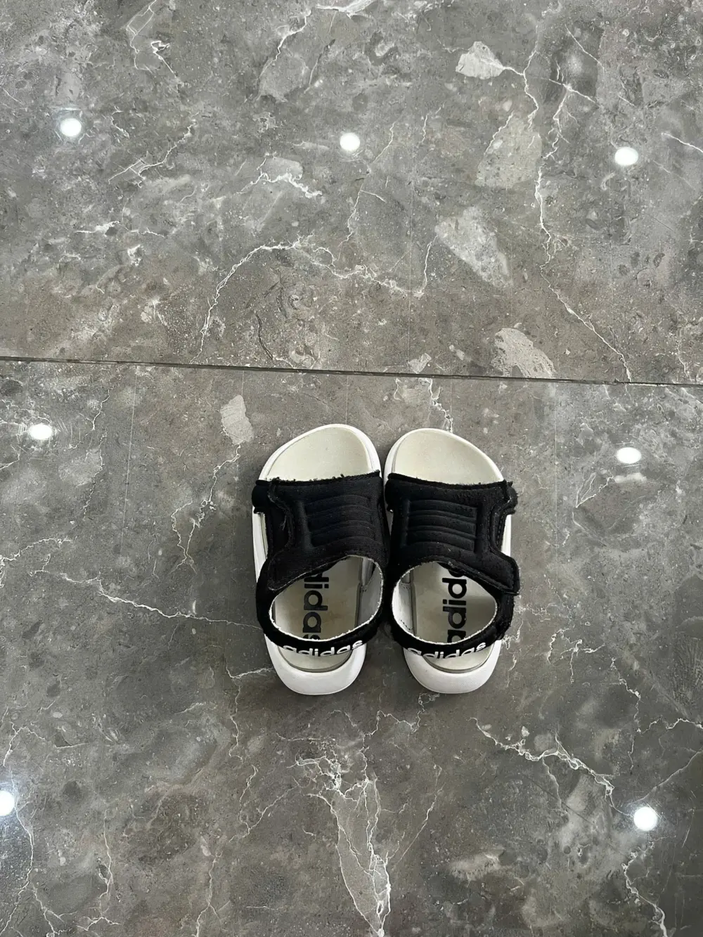 Giày sandal Adidas Comfort màu đen trắng (size 10.5cm)Adidas - Ảnh 7