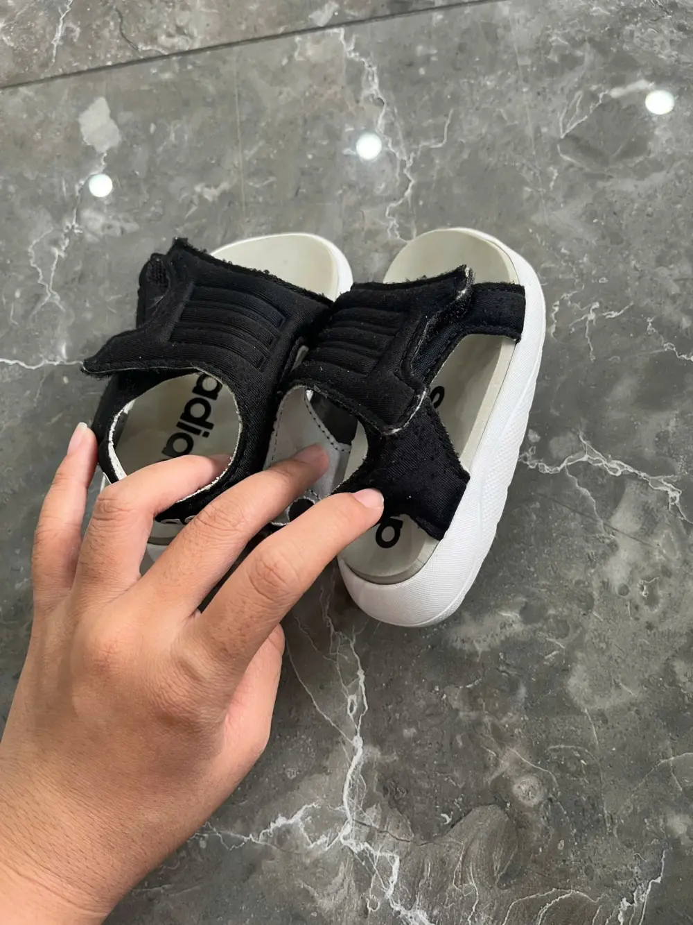 Giày sandal Adidas Comfort màu đen trắng (size 10.5cm)Adidas - Ảnh 8