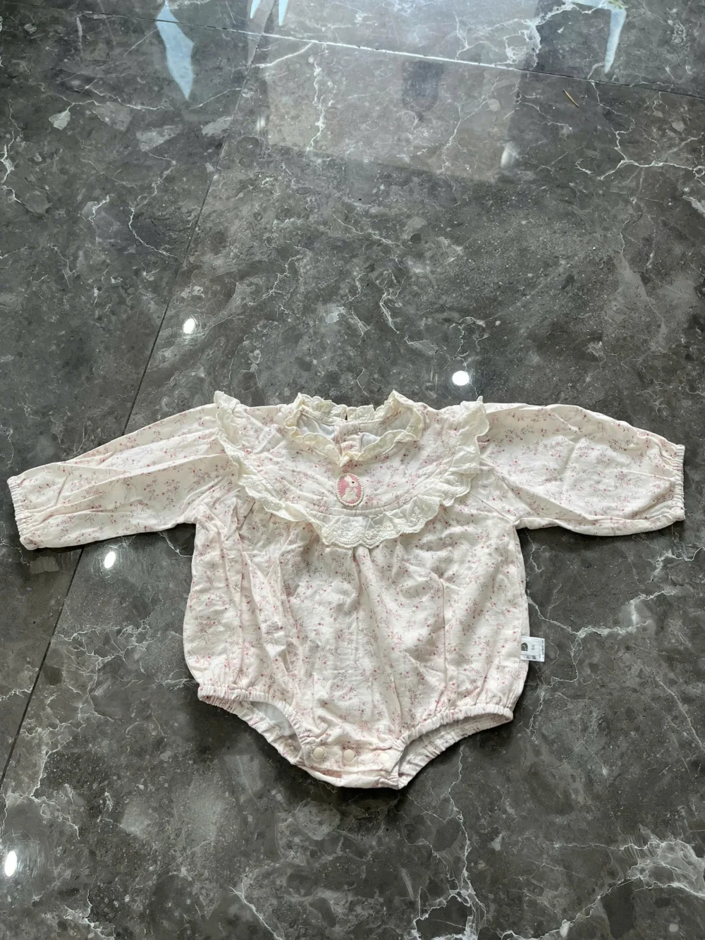 Set 3 món đồ bé gái vintage màu hồng mix brand (size 66) - Ảnh 14