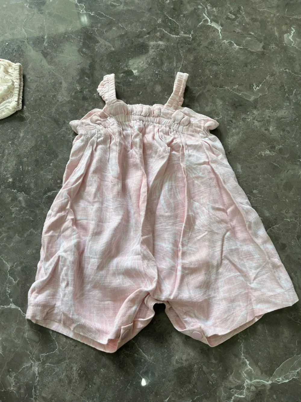 Set 3 món đồ bé gái vintage màu hồng mix brand (size 66) - Ảnh 18